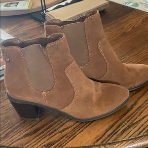 Anne Klein brown suede boots